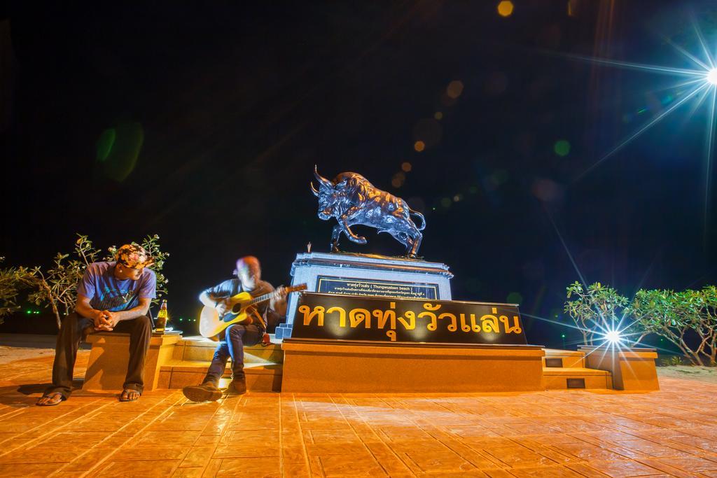 Отель Baantalay Thungwualaen Pathiu Экстерьер фото